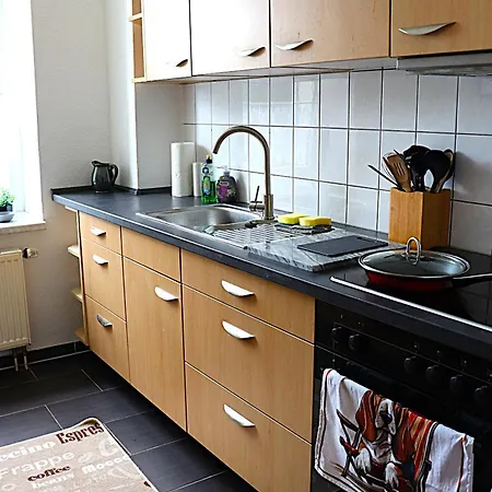 Apartment Sei Hier Gast - 4 Im Gesindehaus Warmsdorf, Zentral Zwischen Aschersleben, Bernburg Und Stassfurt Gusten
